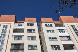 Шатающиеся дома Алматы. Многоэтажку выпрямят, можно будет жить — КазНИИСА 