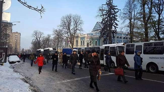 Новая революция? Киев охватили массовые протесты — фото 1
