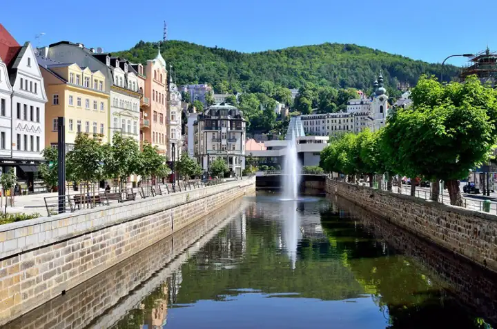 4012_karlovy-vary-czech-republic_thb