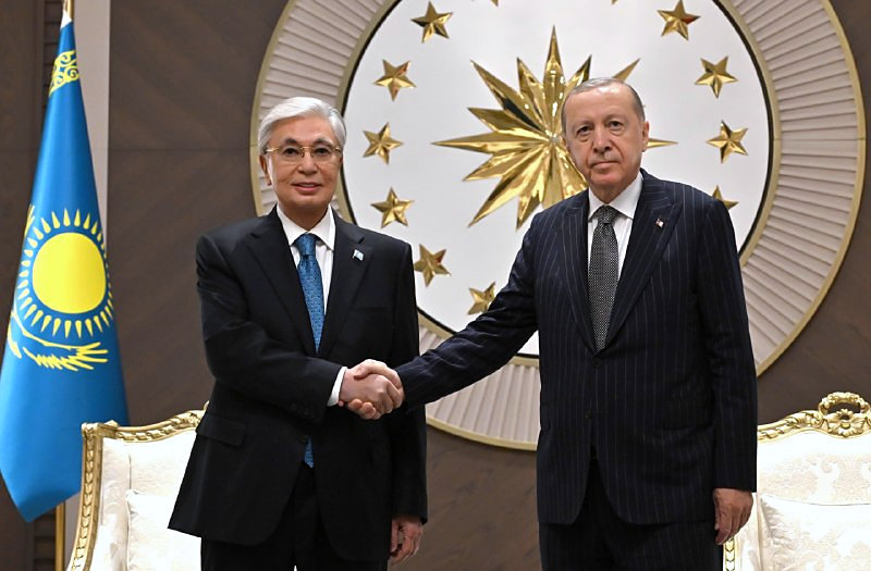The presidents of Kazakhstan and Turkey at the Presidential Palace in Ankara