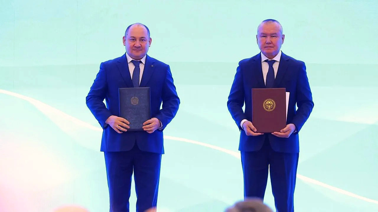 Церемония подписания документов по итогам форума