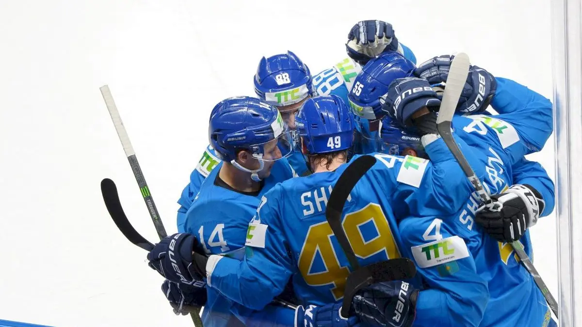 Kazakhstan's ice hockey team causes a sensation in Riga. Video