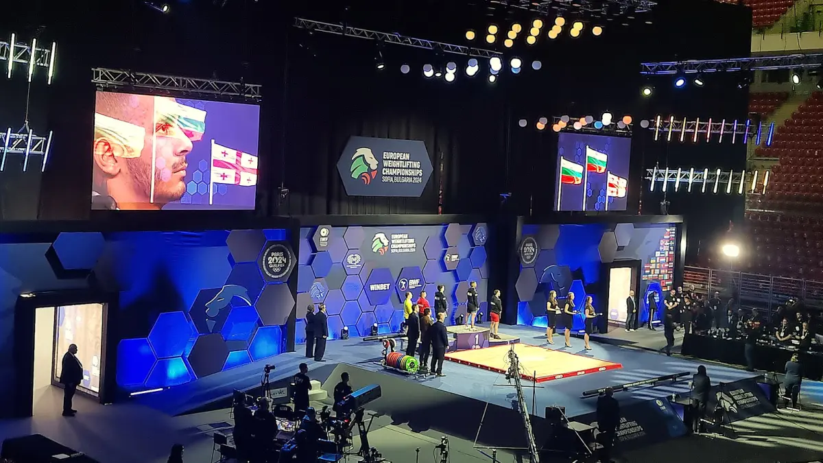 Награждение на чемпионате Европы по тяжёлой атлетике 2024 года