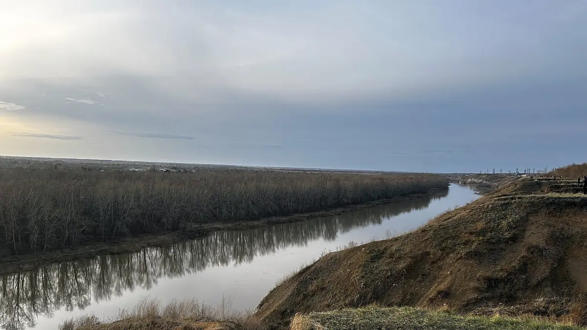 Река Есиль под Петропавловском