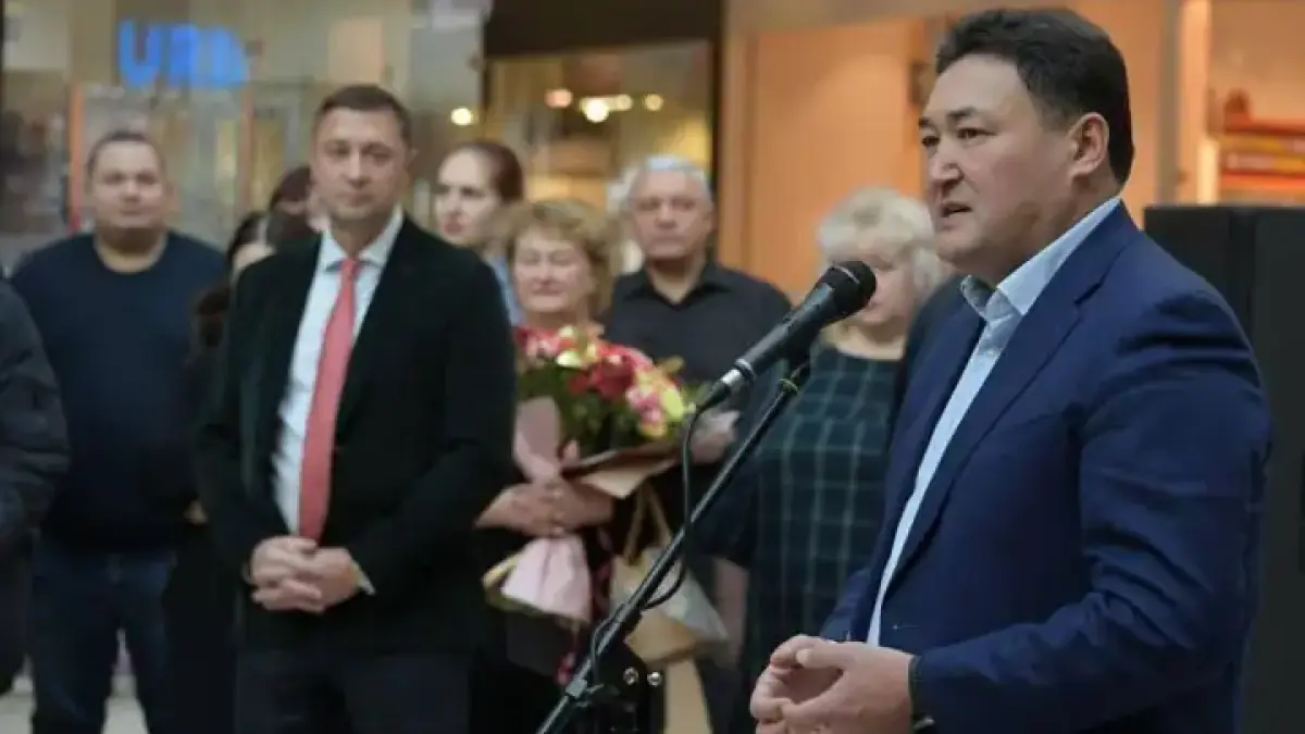 «Не дождетесь»: Булат Бакауов работает как обычно