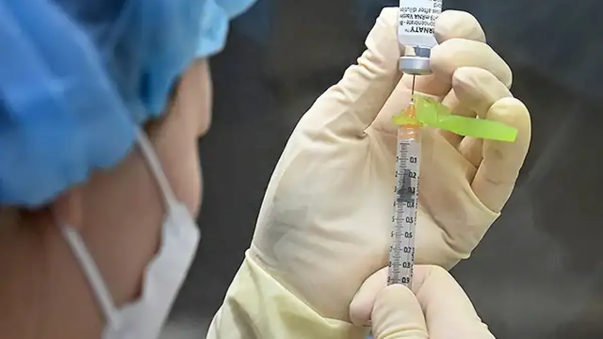 Пенсионер умер на другой день после укола вакциной Pfizer