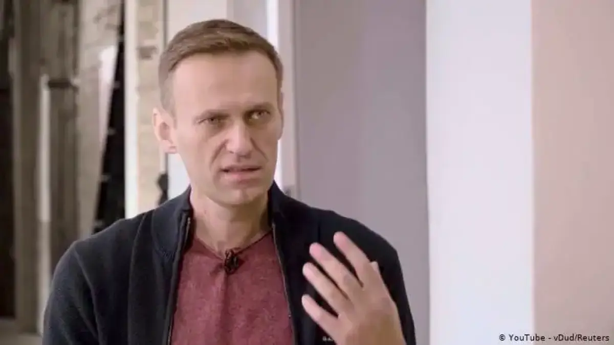 Оскорбленный Навальный подал судебный иск к Пескову