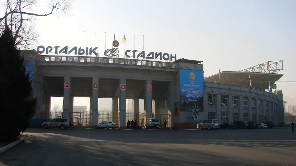 Центральный стадион Алматы, домашняя арена ФК «Кайрат», декабрь 2008 года