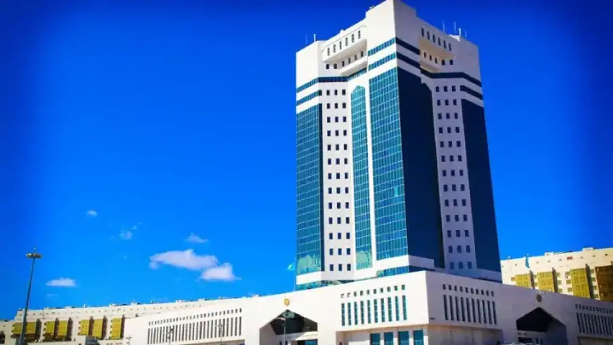 Дом правительства прикрыл свои двери для журналистов