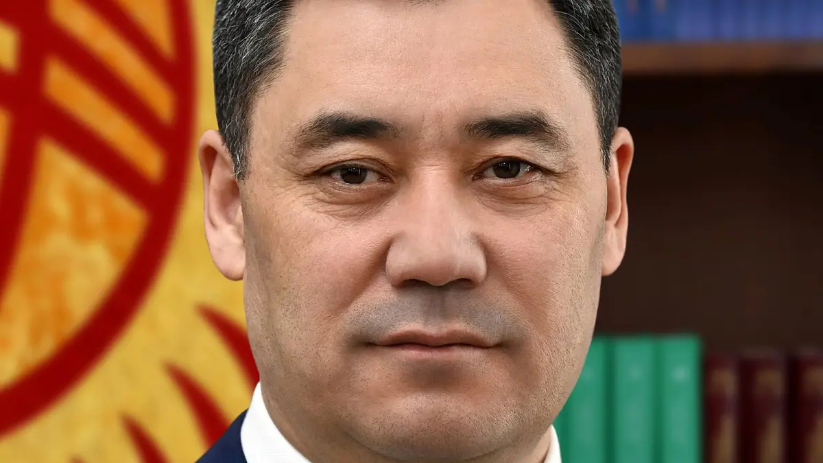 Президент Кыргызстана Садыр Жапаров, официальный портрет