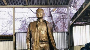 Назарбаев отреагировал на еще один памятник, посвященный ему 
