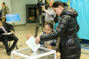 Казахстанские депутаты опровергли слухи о досрочных парламентских выборах 