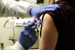 Минздрав рассказал о вакцинации против COVID 