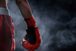 Дархан Жумсакбаев дебютировал в профи-боксе мощным нокаутом. Видео 