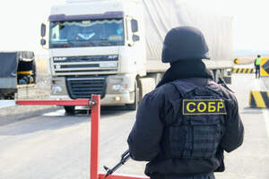 Акмолинец контрабандой провозил людей через блокпосты 