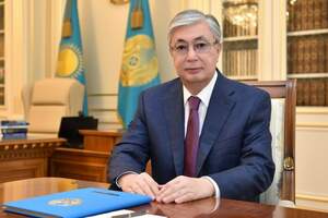 Токаев поздравил казахстанцев с Праздником единства 