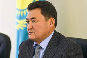 Экс-акима Булата Бакауова судят в Павлодаре 