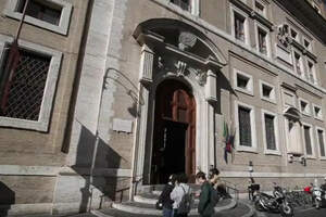 Школы и университеты в Италии закрыли из-за коронавируса 
