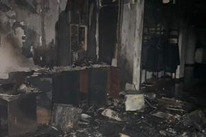 Последствия пожара в Хан Шатыре: один бутик сгорел, другие затопило 