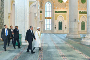 Токаев посетил мечеть Хазрет Султан и встретился с новым муфтием 