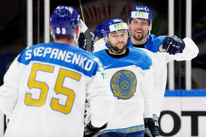 Казахстан разгромил Италию на чемпионате мира по хоккею. Видео голов 