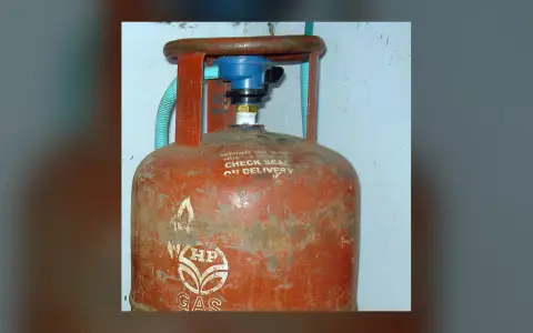 A liquefied gas cylinder (illustrative photo)