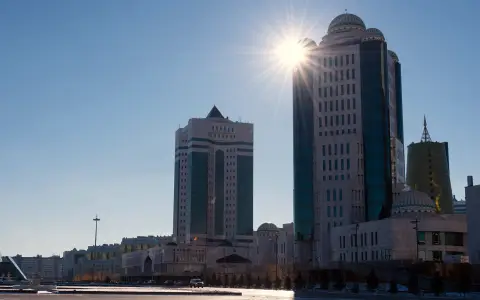 Здания Парламента Казахстана в Астане, 2015 год
