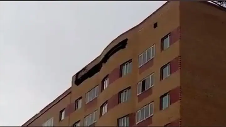 Стена дома рухнула в Нур-Султане, по плану. Видео