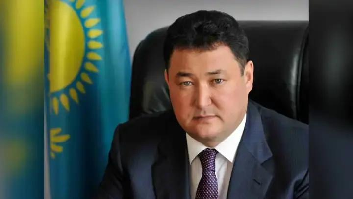Экс-акима Булата Бакауова отпустили под домашний арест