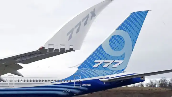 Самый крупный в мире пассажирский самолет Boeing 777X впервые поднялся в небо