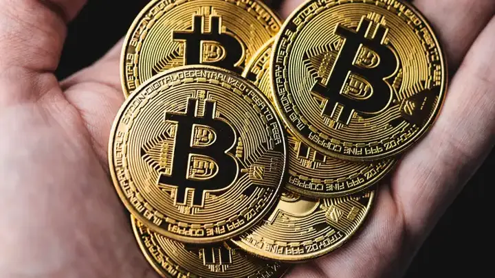 Пенсионные фонды начали вкладываться в биткоин