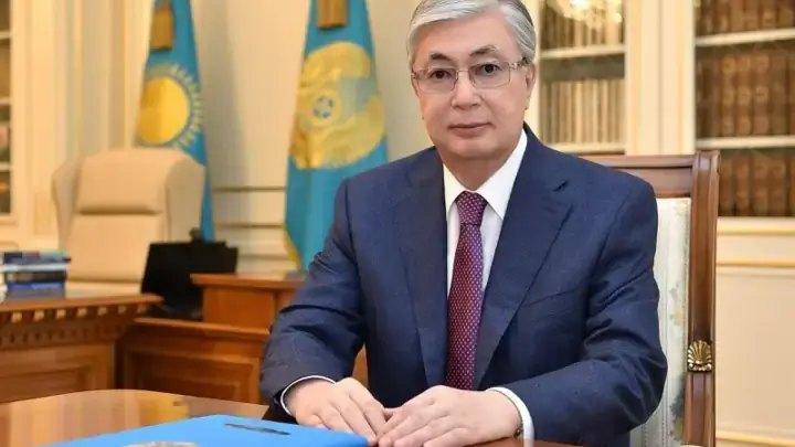 Токаев поздравил казахстанцев с Праздником единства