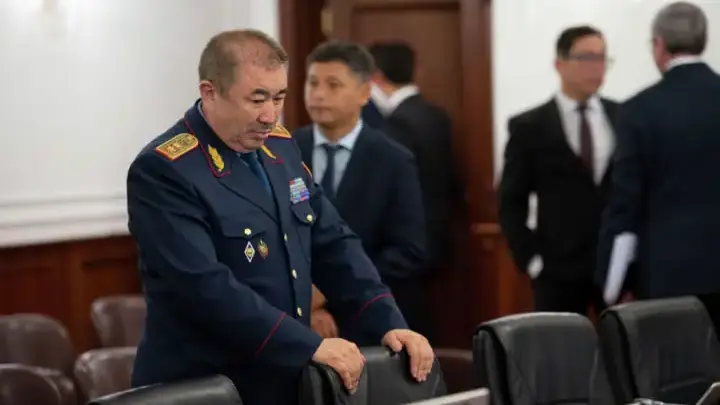 Глава МВД Казахстана: необходимо воздержаться от поездок, ситуация на трассах критичная