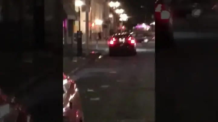Автомобиль въехал в толпу участников протеста в США, видео
