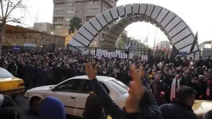 Акция протеста прошла в Тегеране в связи с признанием властей Ирана в атаке украинского самолета