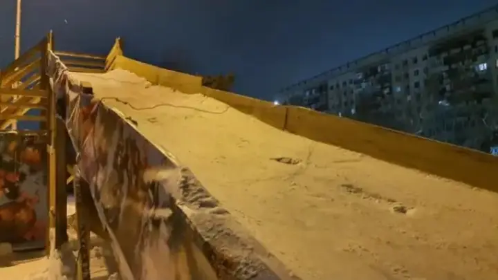 Детские горки Караганды избавят от колючей проволоки