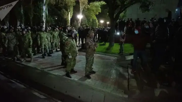 Революция в Кыргызстане. Спецназ против протестующих