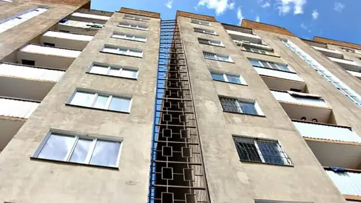 Шатающийся Алматы: шесть многоэтажных домов накренились