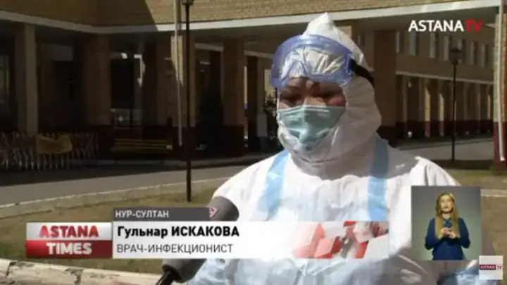 Бросаются с кулаками. Зараженные с COVID нападают на казахстанских врачей