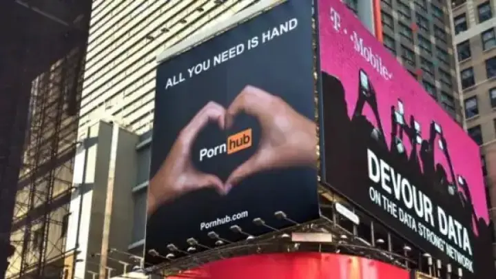 Закрыть PornHub требуют миллионы американцев
