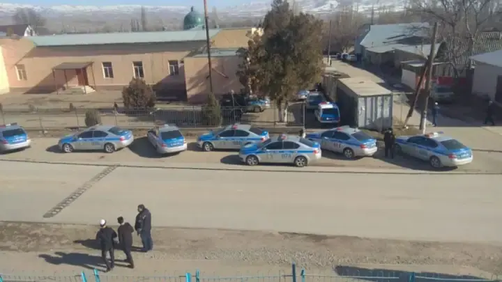 Видео из села Сортобе, где напали на полицейских, опубликовано в Сети