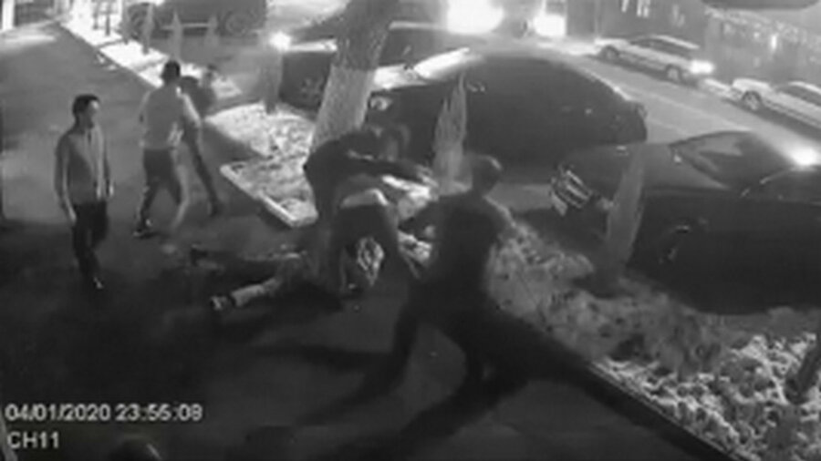 Видео жесткой групповой драки распространяется в соцсетях Казнета 