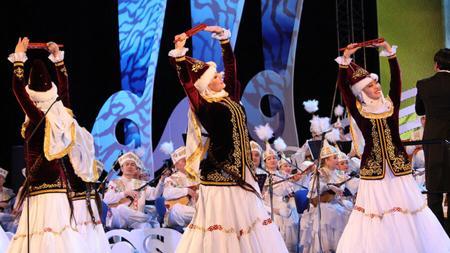 Президента Казахстана работники культуры попросили предоставить кредитные каникулы 