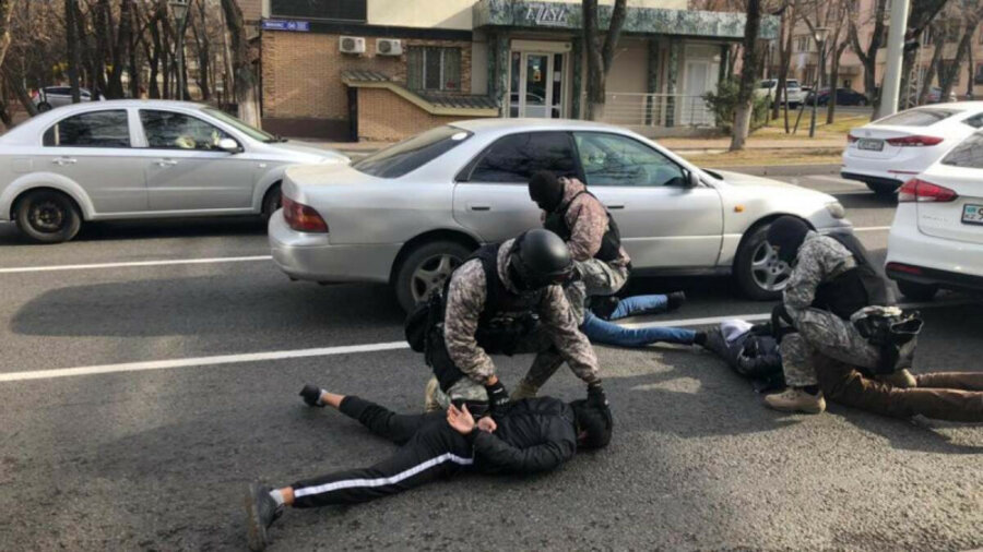 Спецназ провел спецоперацию в Алматы 