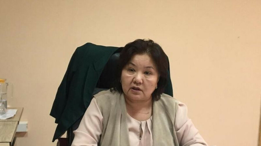 За хамство многодетным матерям наказали чиновницу в Атырау 