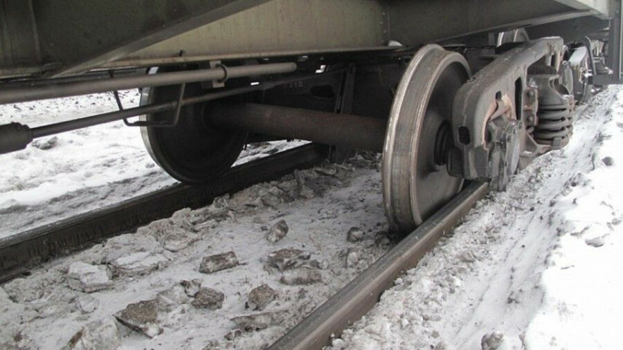 Девять вагонов с углем сошли с рельсов в Казахстане 