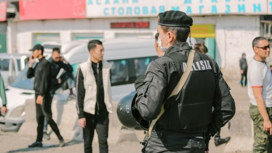 Поддержка обществом действий власти в Казахстане упала втрое — социологи 