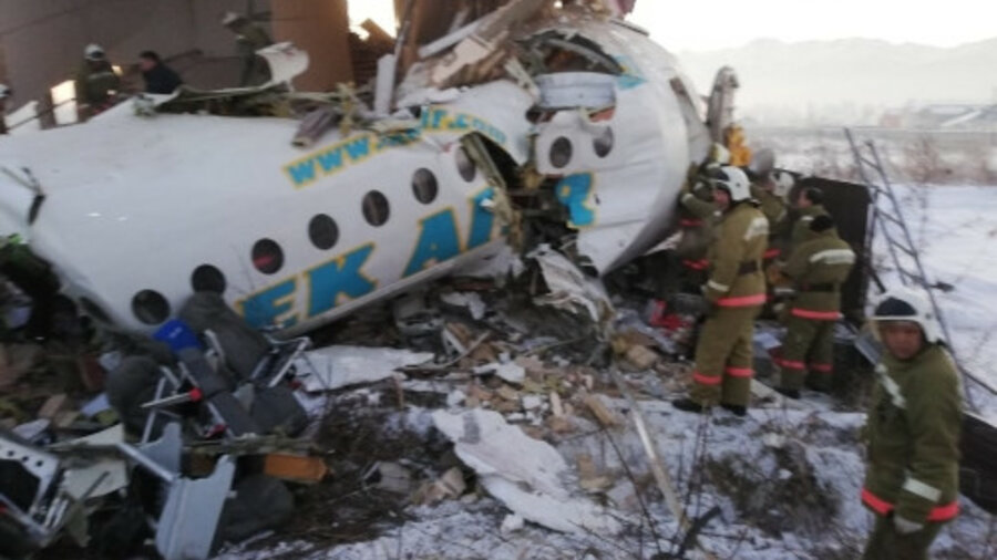 Спутный след может быть причиной крушения самолета Bek Air близ Алматы 