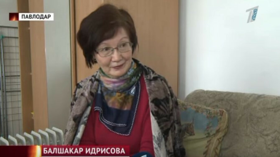 Пенсионерка неделями мерзнет в квартире без тепла в Павлодаре 