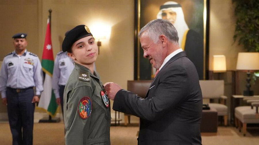 Принцесса Иордании стала первой в стране женщиной-летчиком 